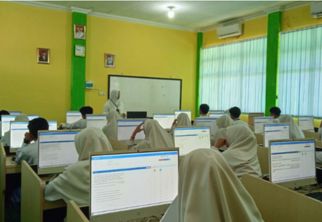 Latihan Soal MAN IC Bahasa Inggris